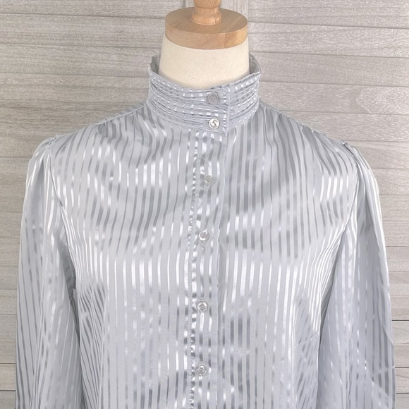 SHIRTS FOR HER (California) Vintage Striped Button Down Blouse Silver/Gray-11/12 - Picture 2 of 3